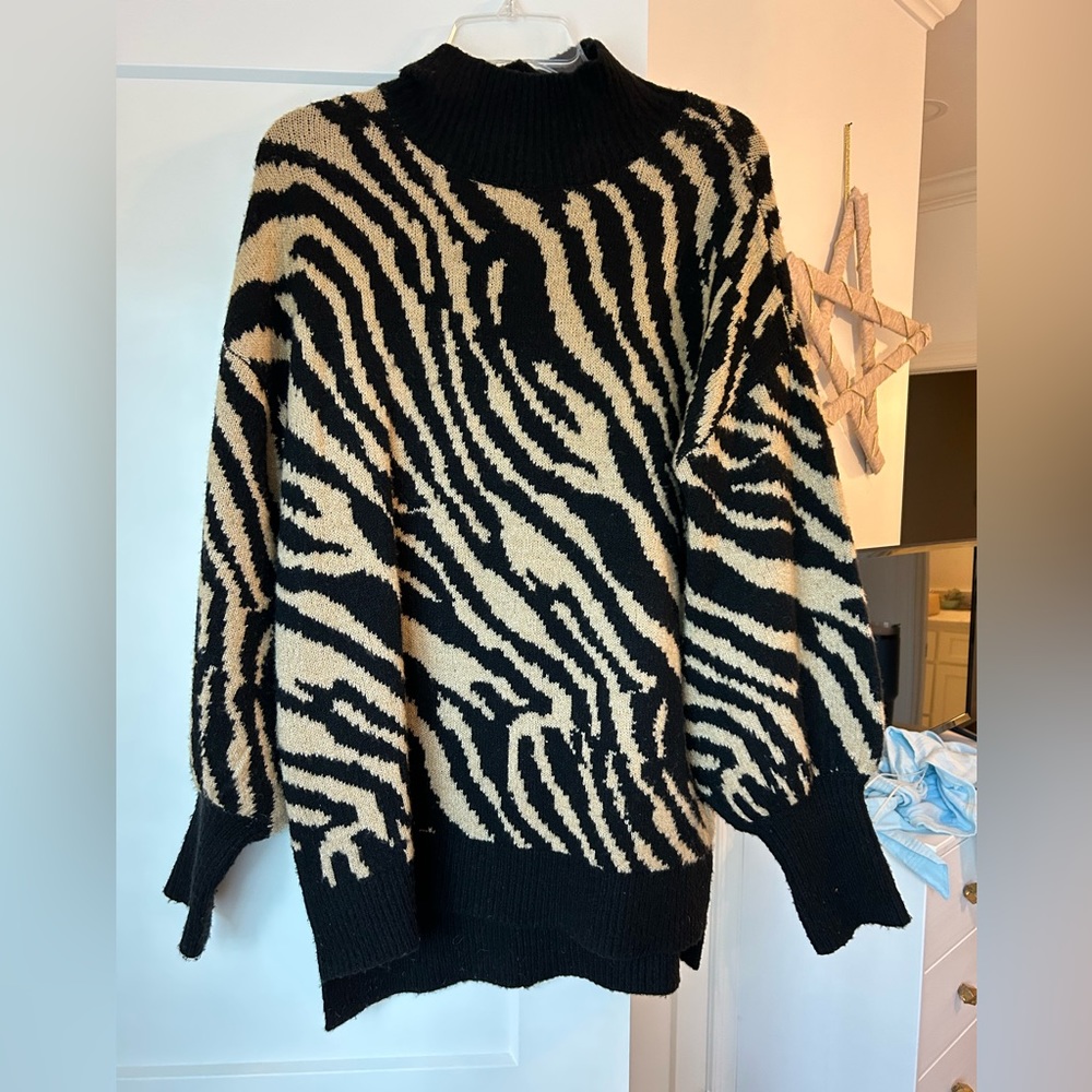 Boutique animal print turtle neck tunic